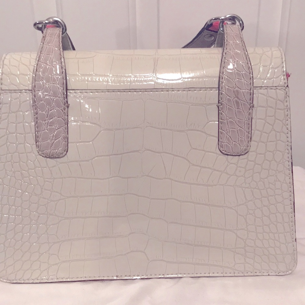Guess Handbag - Picture 4 of 5